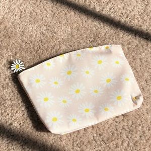 IPSY Cosmetic Bag Pink Daisy